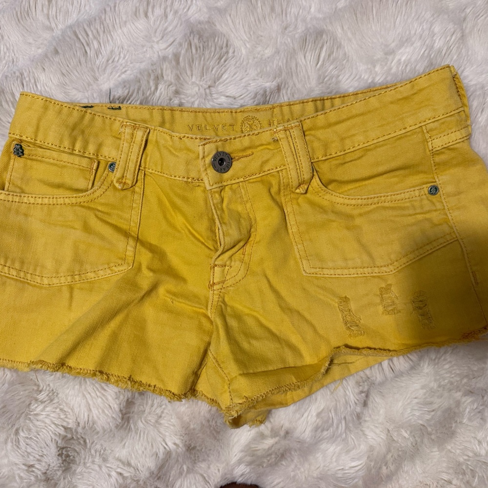 Velvet Heart Sunlit Yellow shorts size 27